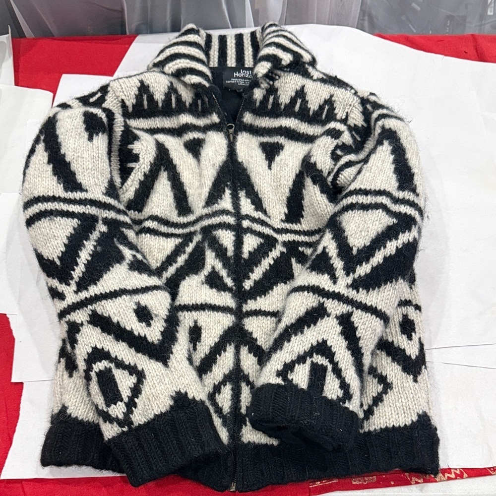 Women's Black and Cream Geometric Zip-Up wool Jacket